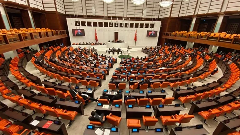 TBMM Genel Kurulu, Bekir Bozdağ başkanlığında toplandı