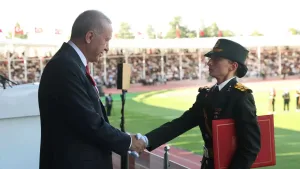 Teğmen Ebru Eroğlu'na edilen hakaretler ifade hürriyeti sayıldı