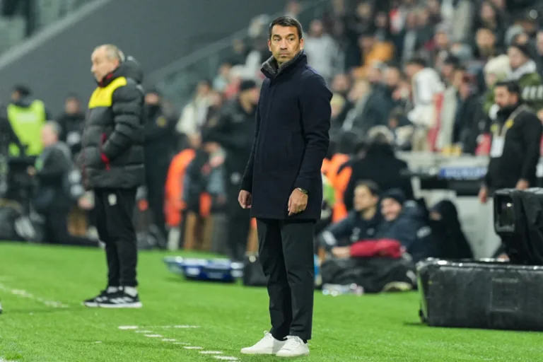 Giovanni van Bronckhorst: Zirveden uzak kaldık