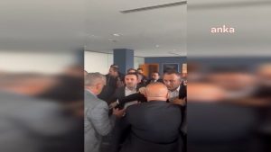 Ümraniye Belediye Meclisi'nde CHP'li üyelere saldırı yapıldı