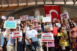 Göcek'te tekne sayısı evleri geçti, vatandaşlar protesto etti