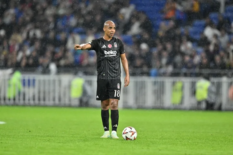 Joao Mario'dan Beşiktaş ayrılığı iddialarına yanıt