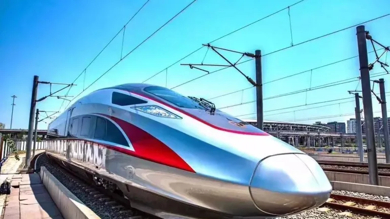 Çin 450 km/h hızla giden ticari treni test etti