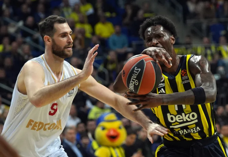 Fenerbahçe Beko, Barcelona ile zorlu bir maça çıkıyor