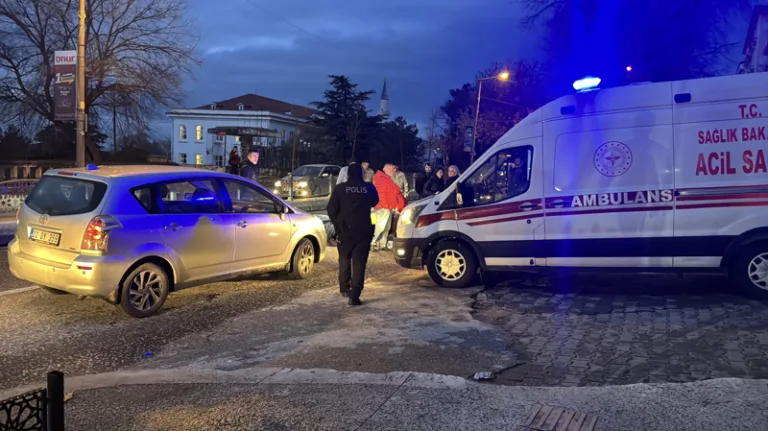 Edirne'de otomobilin çarptığı öğrenci yaralandı