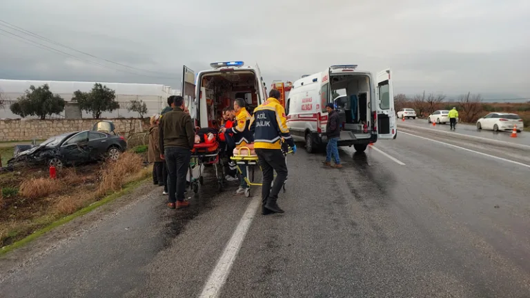 Denizli'de trafik kazasında 3 kişi hayatını kaybetti