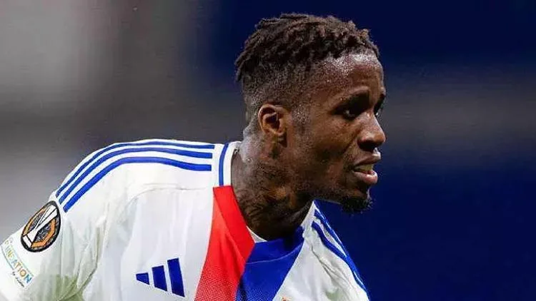 Wilfried Zaha Lyon'dan ayrılmak istiyor