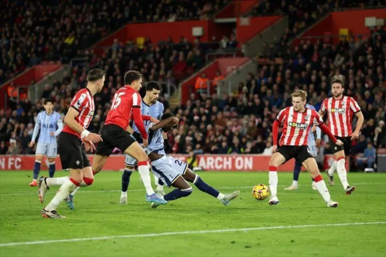 Tottenham, Southampton'ı 5-0 mağlup etti