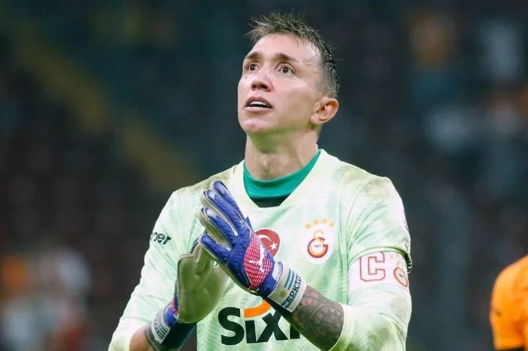 Galatasaray, Fernando Muslera ile sözleşme uzatmayı planlıyor