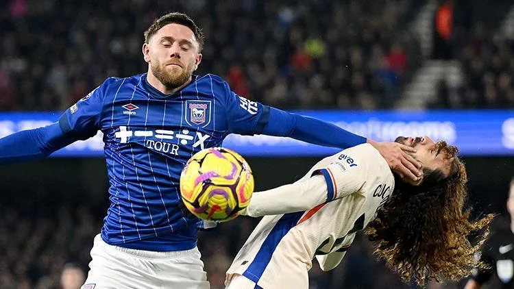 Ipswich Town, Chelsea'yi 2-0 mağlup etti