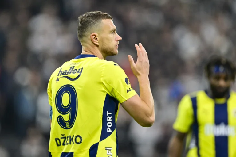 Edin Dzeko Fenerbahçe'den ayrılmaya hazırlanıyor