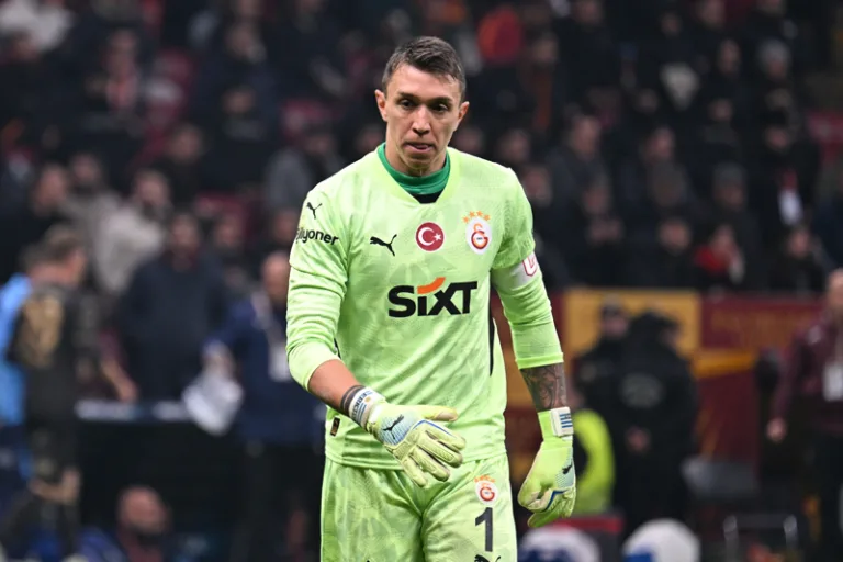 Galatasaray, Muslera ile yeni sözleşme için görüşecek