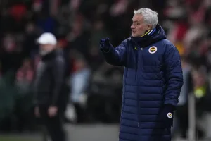 Jose Mourinho, Edoardo Bove'ye geçmiş olsun dileklerini iletti