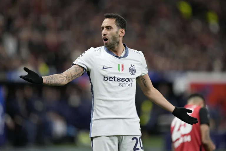 Hakan Çalhanoğlu, kariyerini Inter'de tamamlamak istiyor