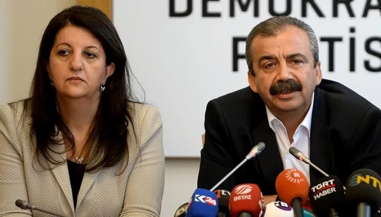 DEM Parti heyeti İmralı'da Öcalan ile görüştü