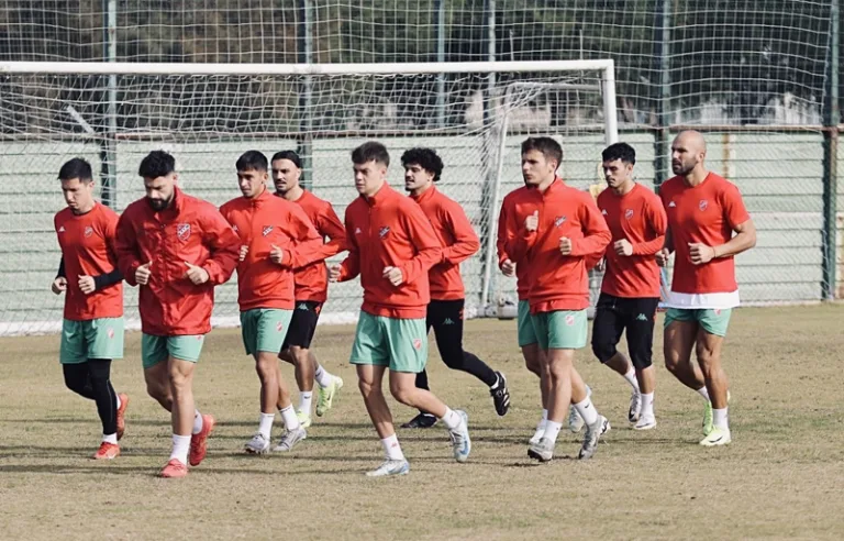 Karşıyaka futbolcuları TFF'ye alacakları için başvurdu