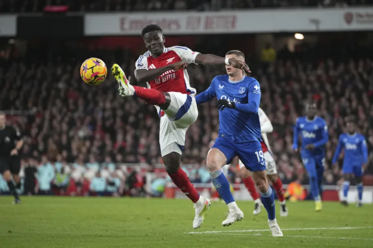 Arsenal, Everton ile berabere kaldı