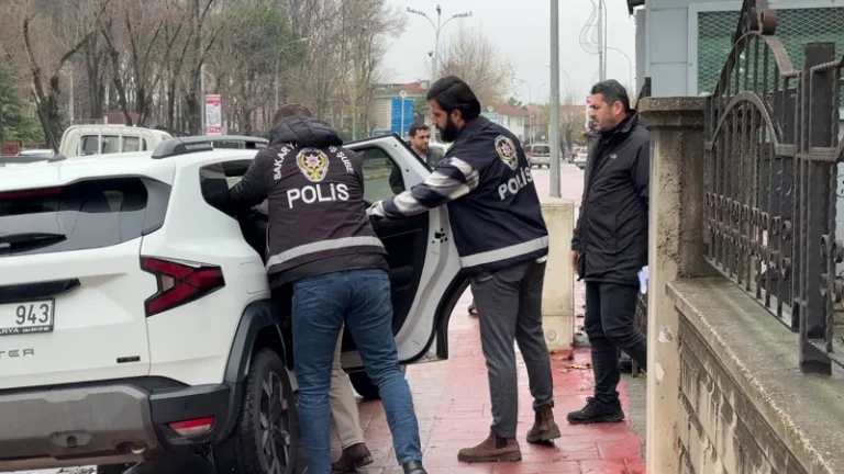 Sakarya'da boşanma aşamasındaki koca eşini bıçakladı