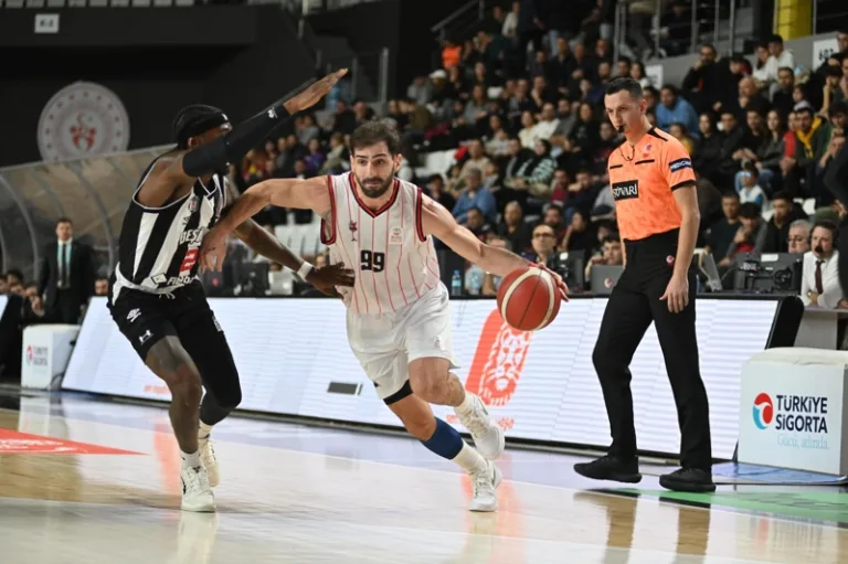 Beşiktaş, Manisa Basket'e deplasmanda yenildi