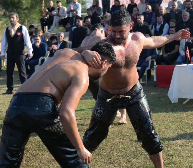 Berk Oktay pehlivan rolü için 20 kilo aldı