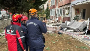 Beylikdüzü'nde doğal gaz patlaması sonrası intihar iddiaları gündemde