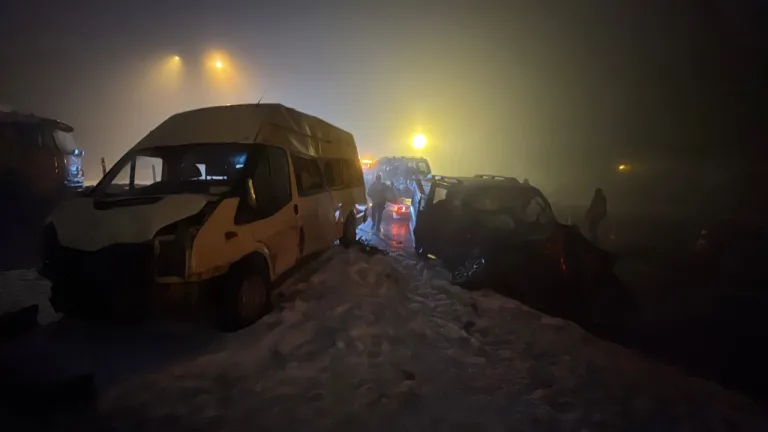 Bolu Dağı'nda yoğun sis nedeniyle zincirleme kaza