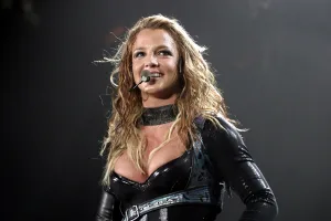 Britney Spears ABD'yi terk etti, acımasızlıktan şikayetçi