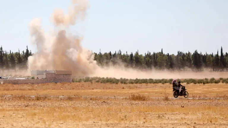 PKK/YPG Deyrizor'da toprak kaybediyor