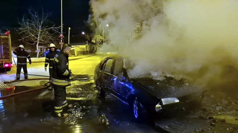 Edirne'de kaza sonrası araç alev aldı, 4 kişi hayatını kaybetti