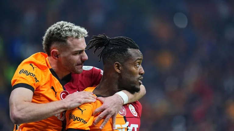 Galatasaray, Trabzonspor'u 4-3 ile geçerek liderliğini sürdürdü