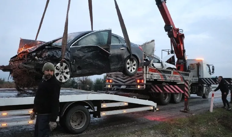 Denizli'de trafik kazasında bir aile hayatını kaybetti