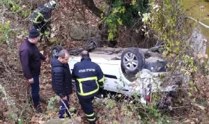 Edirne’de köprüden düşen otomobilde 2 yaralı