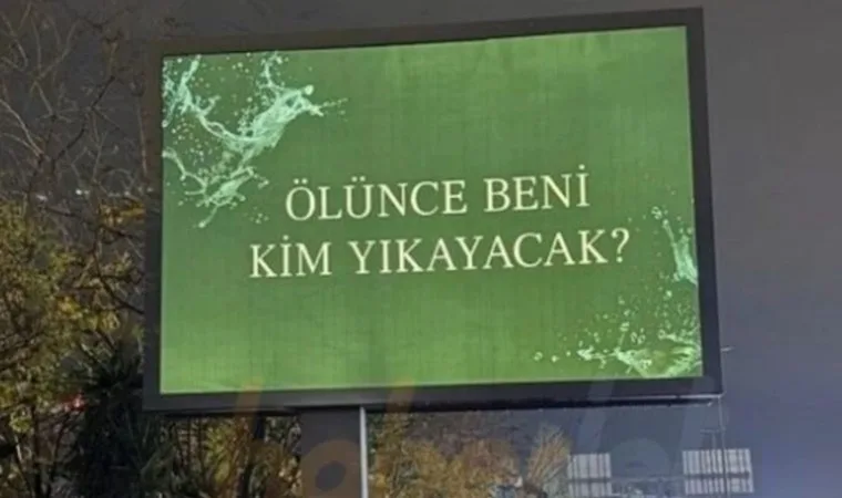 İstanbul ve İzmir'de dikkat çeken reklam panoları