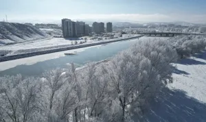 Sivas'ta soğuk hava etkisini sürdürüyor, Kızılırmak Nehri dondu