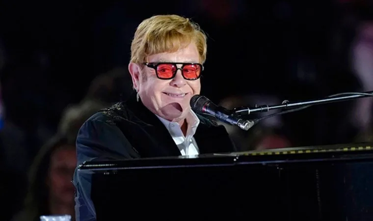 Elton John, mezar taşında 'O iyi bir babaydı' yazılmasını istiyor