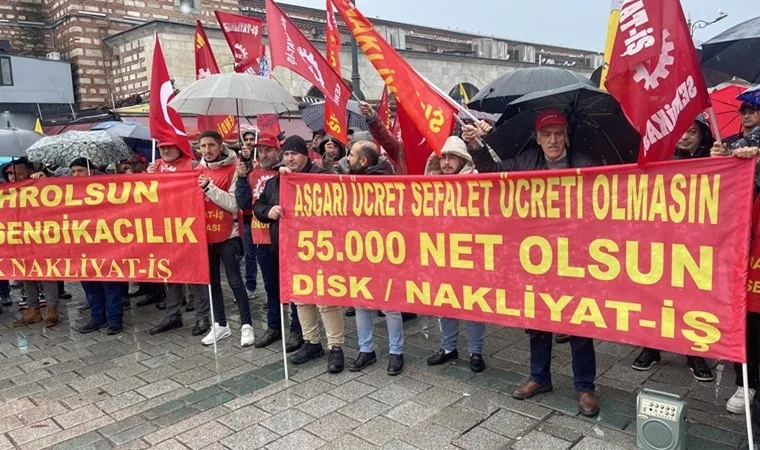 işçiler asgari ücret için eminönü meydanı'nda toplandı