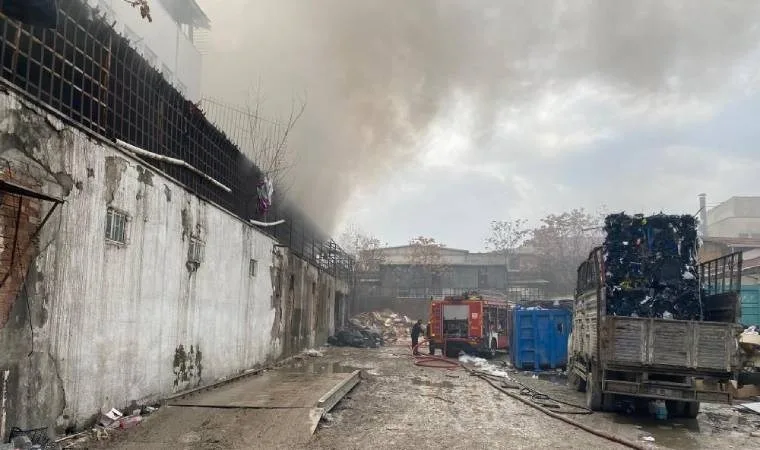 Ankara'da atık fabrikasında yangın çıkıyor