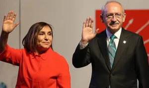 Kemal Kılıçdaroğlu ve eşi trafik kazası geçirdi