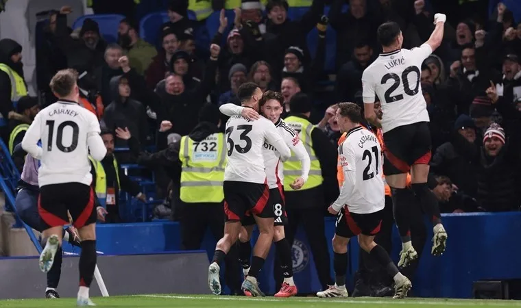 Fulham, Chelsea'yi 90+5'te mağlup etti