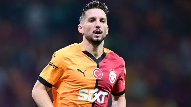 Dries Mertens futbolu bırakacak mı sorusuna gülerek yanıt verdi