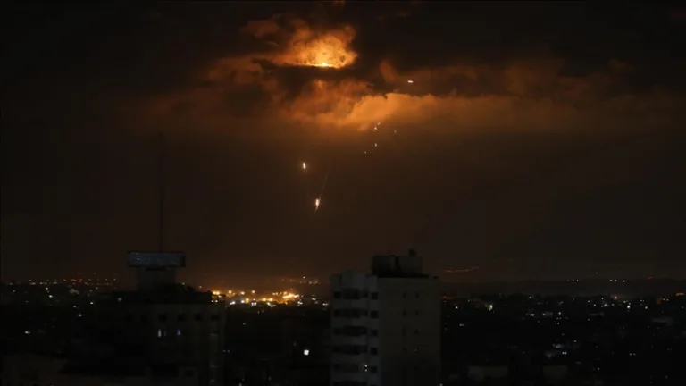 Husiler Tel Aviv ve Yafa'ya saldırdı