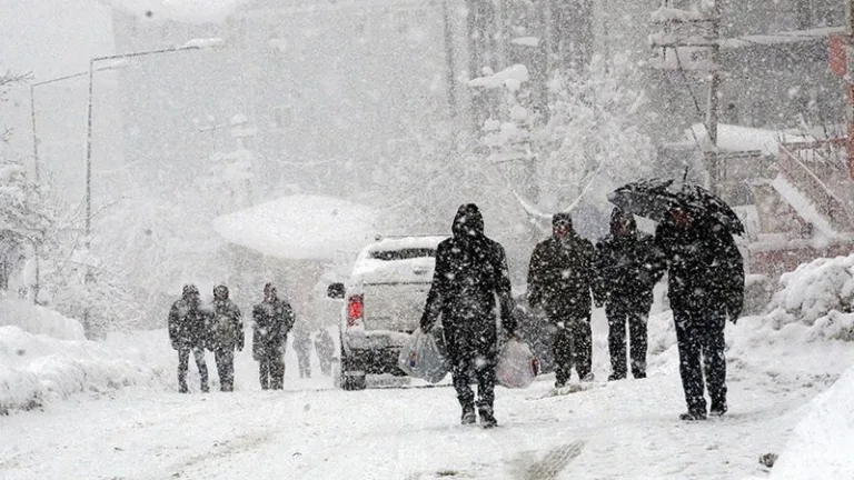 Meteoroloji yılbaşı için sağanak uyarısı yaptı