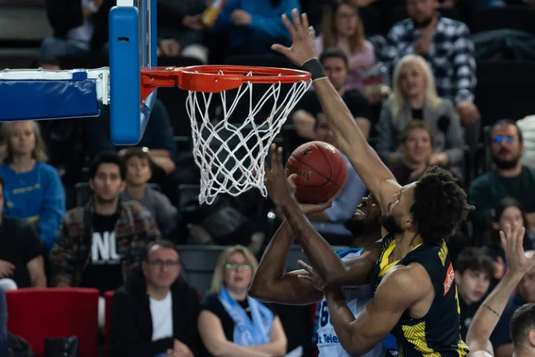 Türk Telekom, Aris Midea'yı 87-77 yendi