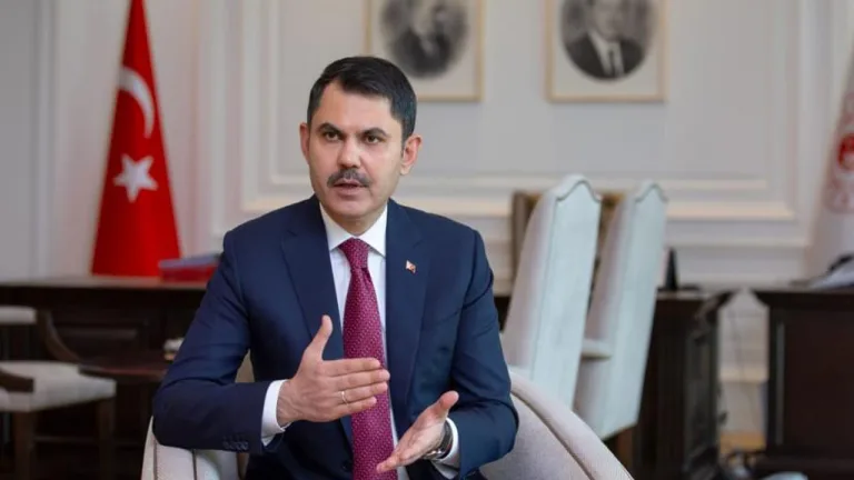 Murat Kurum: depremzedelere 2025’e kadar ev sağlanacak