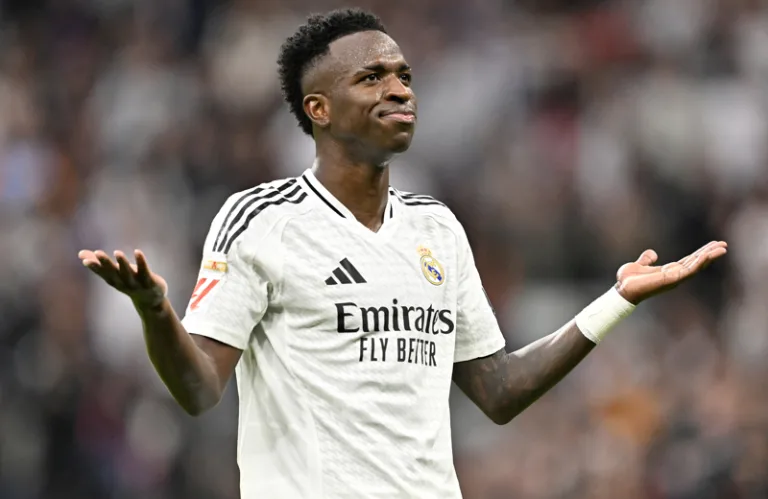 Vinicius Jr. PSG ile 10 yıllık tarihi sözleşme imzaladı