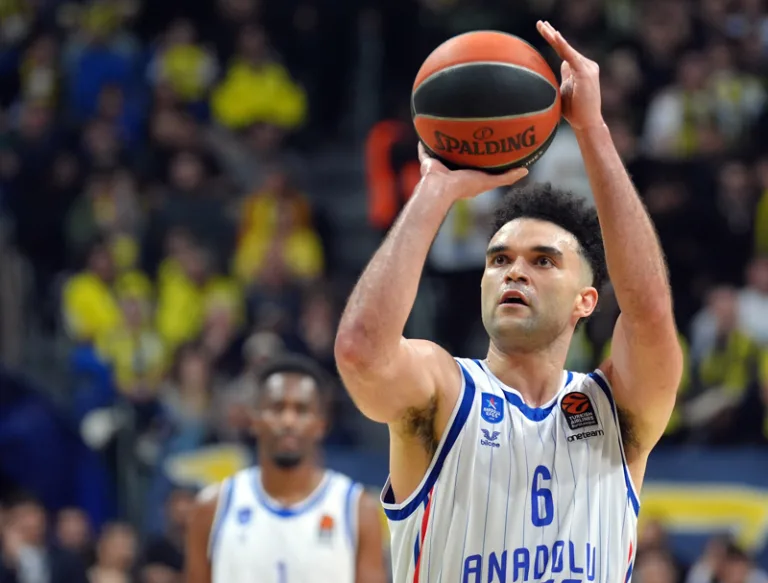 Anadolu Efes LDLC ASVEL ile karşılaşıyor