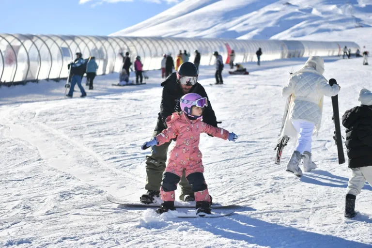 Erciyes Kayak Merkezi'nde 110 bin ziyaretçi rekoru