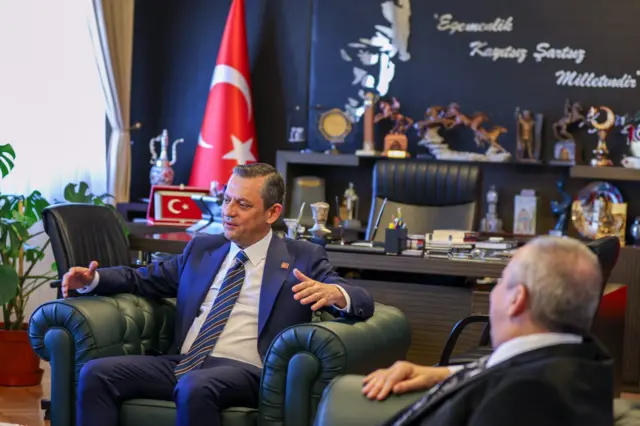 DEM Parti heyeti CHP lideri Özgür Özel ile görüştü