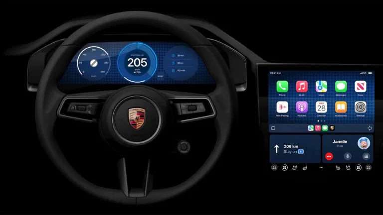 Apple, yeni nesil CarPlay'i erteledi