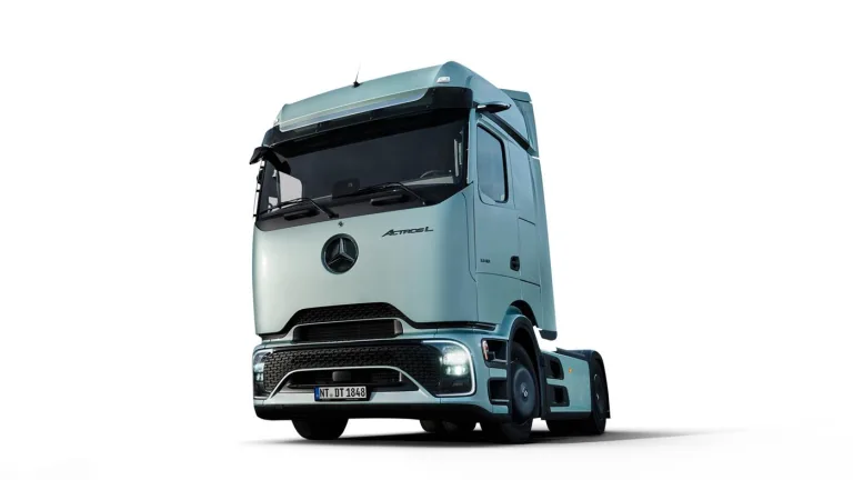 yeni mercedes-benz actros l yola çıkıyor